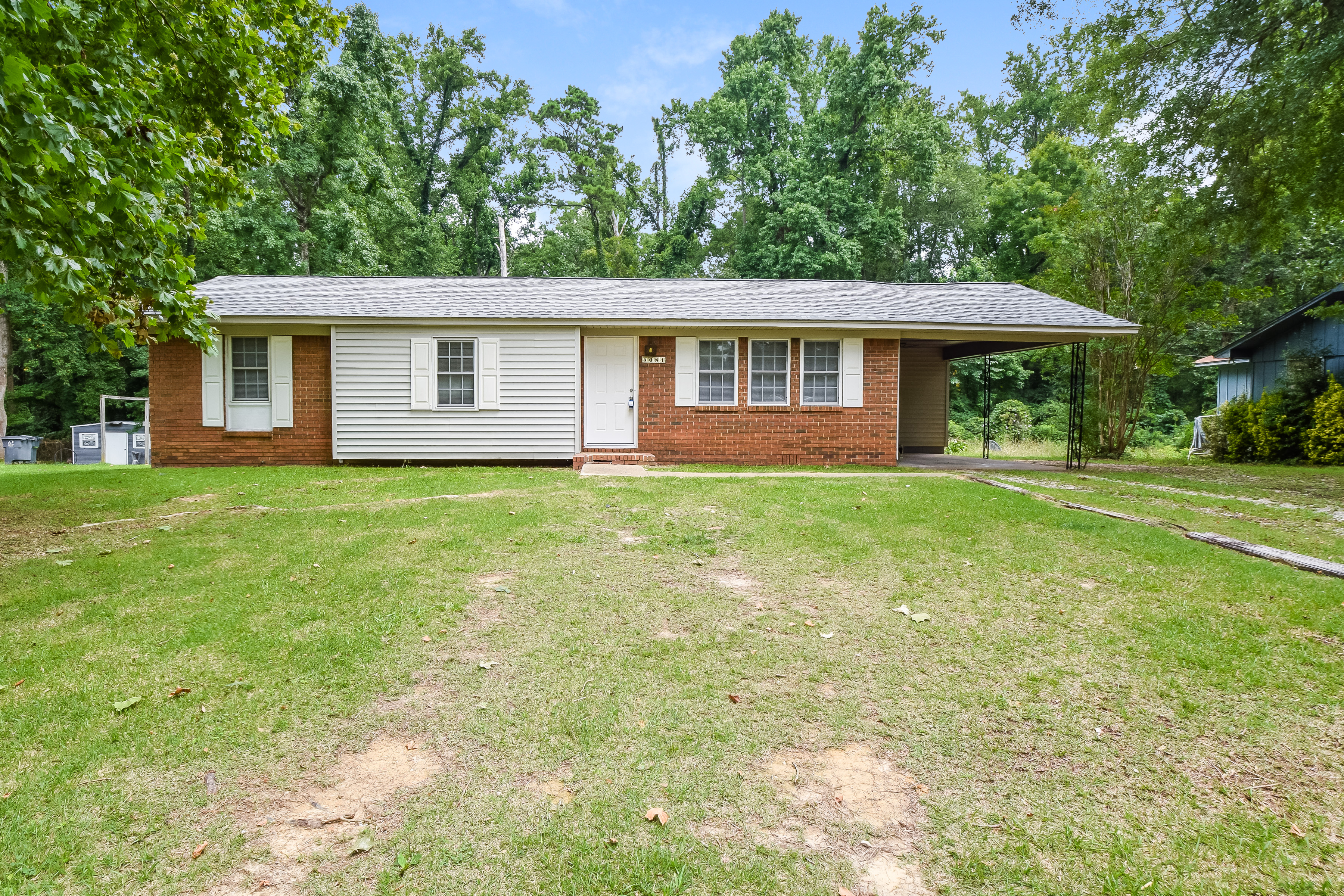 5084 Oak Leaf Circle Adamsville, AL 35005